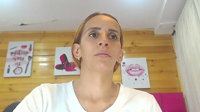 Amber Moore online show from 12.26.24