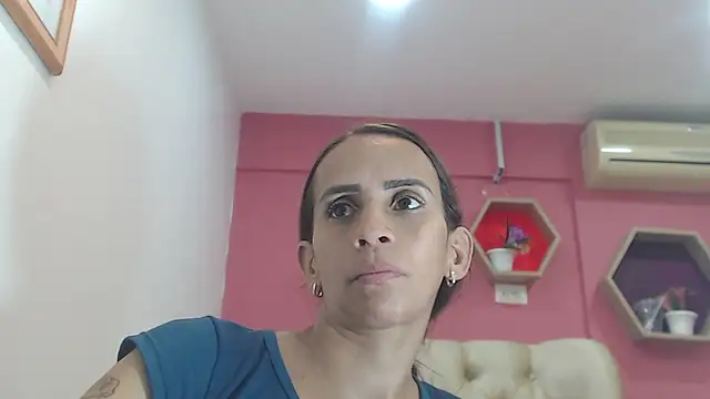 Amber Moore online show from 09.23.25