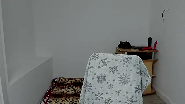 Snapshot of sexxymuscles4u chatting on 12.12.24 sexxymuscles4u online show from 12.12.24