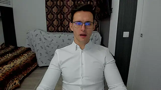 Snapshot of sexxymuscles4u chatting on 03.11.25 sexxymuscles4u online show from 03.11.25