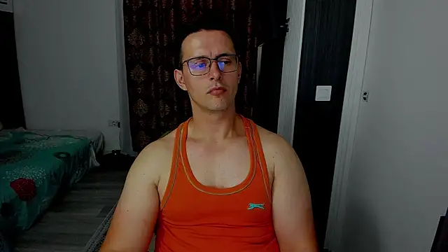 Snapshot of sexxymuscles4u chatting on 09.09.25 sexxymuscles4u online show from 09.09.25