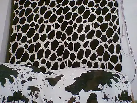 Snapshot of CathySuns chatting on 10.25.25 CathySuns online show from 10.25.25