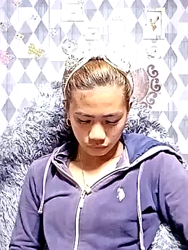 Snapshot of Cutie_body11 chatting on 01.14.25 Cutie body11 online show from 01.14.25