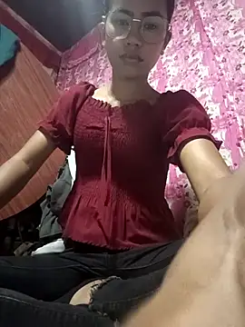 Snapshot of Cutie_body11 chatting on 02.26.25 Cutie body11 online show from 02.26.25