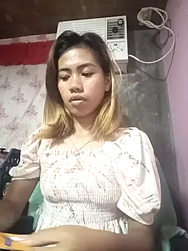 Snapshot of Cutie_body11 chatting on 10.19.25 Cutie body11 online show from 10.19.25