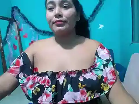 Snapshot of sirena_15 chatting on 12.23.24 sirena 15 online show from 12.23.24
