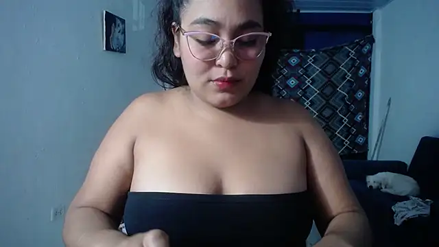 Snapshot of sirena_15 chatting on 09.29.25 sirena 15 online show from 09.29.25