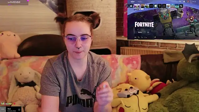 Snapshot of GamerGirl_Eve chatting on 01.16.26 GamerGirl Eve online show from 01.16.26