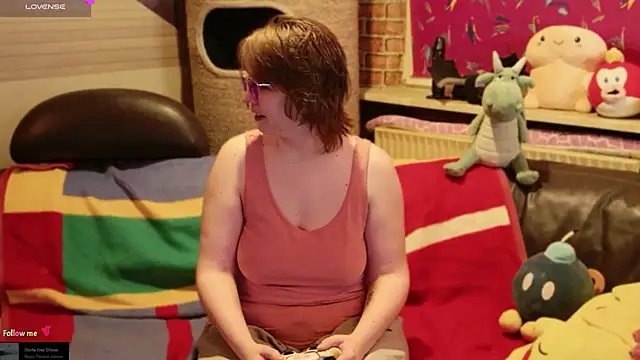 Snapshot of GamerGirl_Eve chatting on 02.20.26 GamerGirl Eve online show from 02.20.26