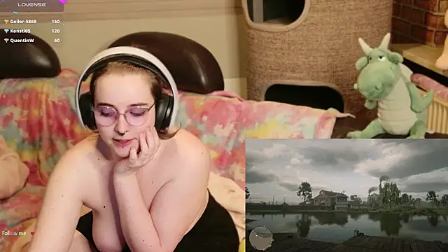 Snapshot of GamerGirl_Eve chatting on 03.08.26 GamerGirl Eve online show from 03.08.26