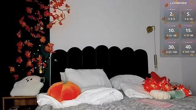 BondGirll online show from 10.24.25