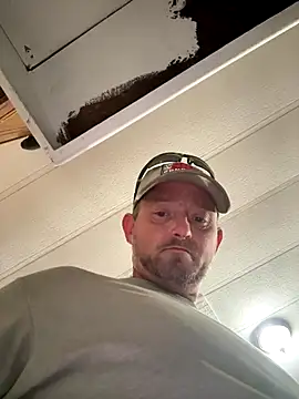 Snapshot of smokeymt420 chatting on 11.05.25 smokeymt420 online show from 11.05.25