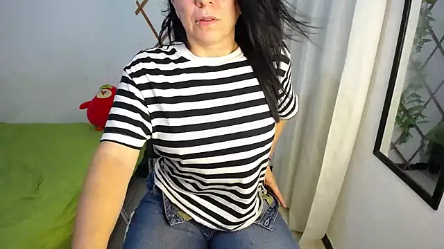 Snapshot of alexa_milsf chatting on 12.07.24 alexa milsf online show from 12.07.24