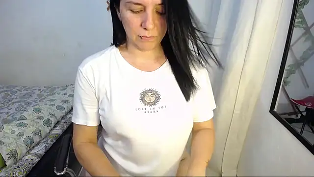 Snapshot of alexa_milsf chatting on 12.17.24 alexa milsf online show from 12.17.24