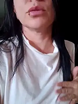 Snapshot of alexa_milsf chatting on 12.25.24 alexa milsf online show from 12.25.24