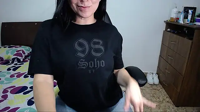 Snapshot of alexa_milsf chatting on 03.13.25 alexa milsf online show from 03.13.25