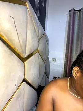 catty3232 online show from 10.04.25