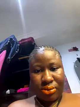 catty3232 online show from 10.28.25