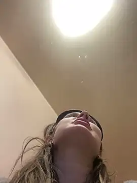 Flossy Vettie online show from 02.17.25