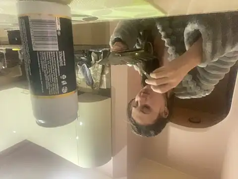 Flossy Vettie online show from 02.18.25