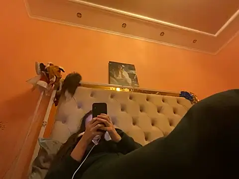 Flossy Vettie online show from 02.18.25