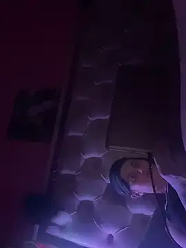 Flossy Vettie online show from 03.11.25