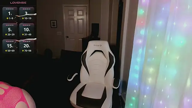 britteebee online show from 11.25.25