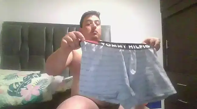 Snapshot of antonycruz chatting on 01.29.25 antonycruz online show from 01.29.25