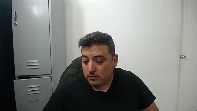 Snapshot of antonycruz chatting on 09.12.25 antonycruz online show from 09.12.25