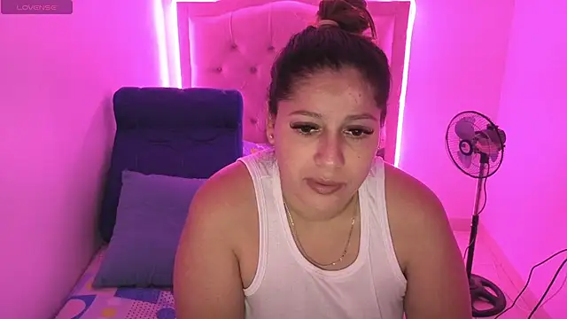 Nazlyy30 online show from 10.31.25