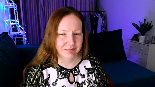 Snapshot of GoddessLara chatting on 12.10.24 GoddessLara online show from 12.10.24