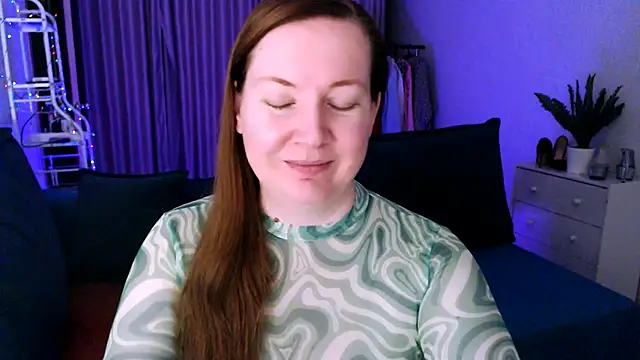 Snapshot of GoddessLara chatting on 12.22.24 GoddessLara online show from 12.22.24