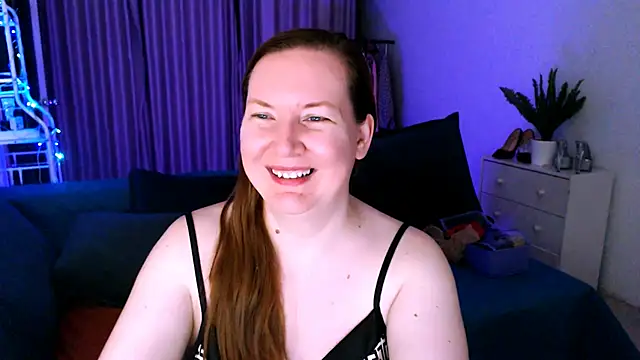 Snapshot of GoddessLara chatting on 12.26.24 GoddessLara online show from 12.26.24