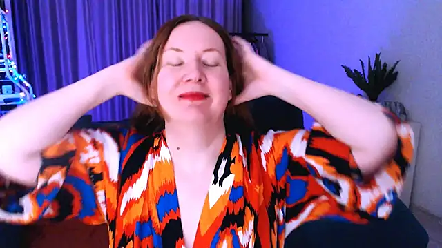 Snapshot of GoddessLara chatting on 01.17.25 GoddessLara online show from 01.17.25