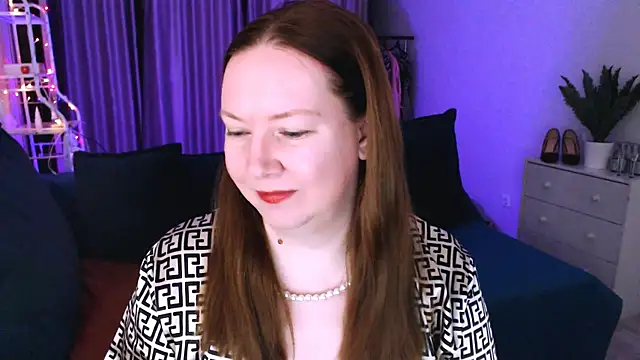 Snapshot of GoddessLara chatting on 02.22.25 GoddessLara online show from 02.22.25