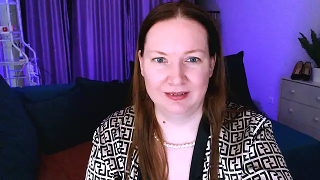 Snapshot of GoddessLara chatting on 02.22.25 GoddessLara online show from 02.22.25