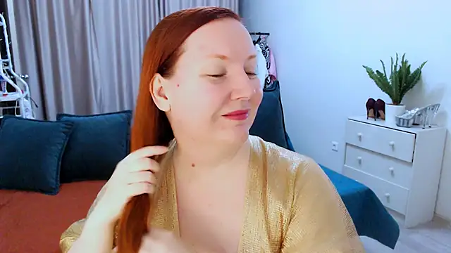 Snapshot of GoddessLara chatting on 09.15.25 GoddessLara online show from 09.15.25