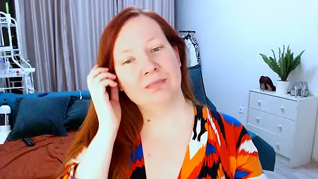 Snapshot of GoddessLara chatting on 10.14.25 GoddessLara online show from 10.14.25