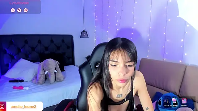 AMELIELEONE online show from 02.26.25