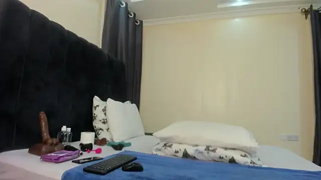 Naughty Linda online show from 02.22.25