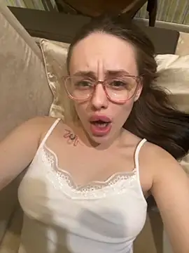 Lisaaan online show from 10.08.25