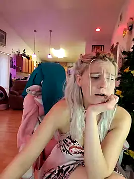 Snapshot of ScarletCallings420 chatting on 12.09.24 ScarletCallings420 online show from 12.09.24