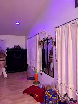 Snapshot of ScarletCallings420 chatting on 01.08.25 ScarletCallings420 online show from 01.08.25