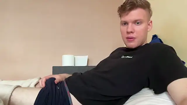 sexybooii6968 online show from 10.13.25