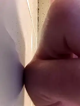 Snapshot of KinkeyCouple44 chatting on 12.19.25 KinkeyCouple44 online show from 12.19.25