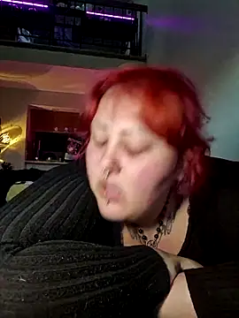 Cutegothcrybabyx online show from 10.26.25