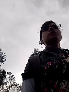 Simone Miller online show from 02.10.25