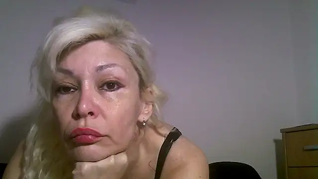 Snapshot of EvaaMina chatting on 04.24.26 EvaaMina online show from 04.24.26