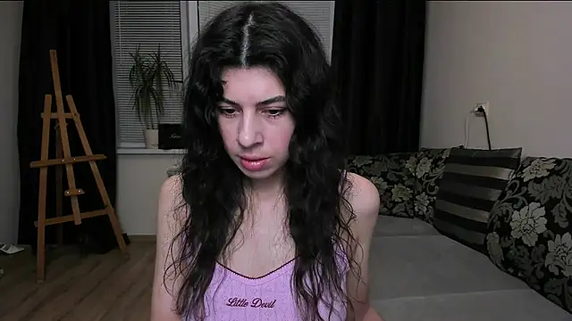 Snapshot of MolagAnna chatting on 06.19.26 MolagAnna online show from 06.19.26