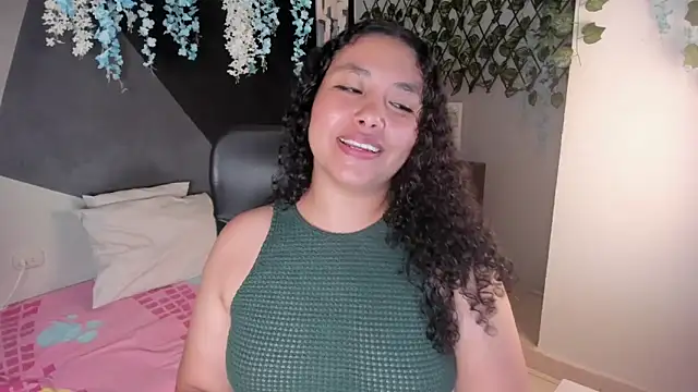 Snapshot of alixon_fiore5 chatting on 04.29.26 alixon fiore5 online show from 04.29.26